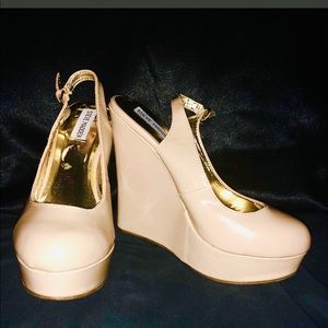 Steve Madden P-Delta Platform Wedges